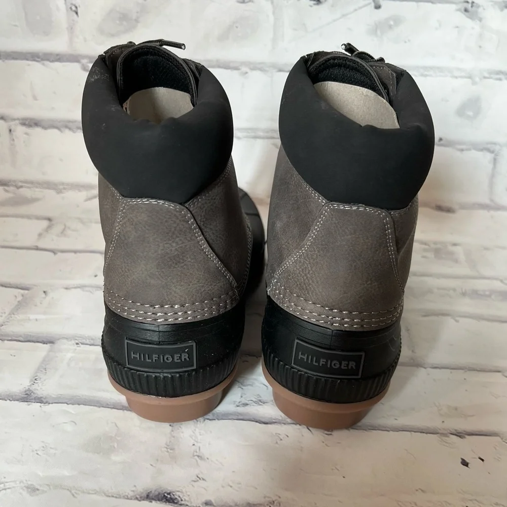 NWT Mens Tommy Hilfiger Colins 2 lace up dark grey duck boots size 10